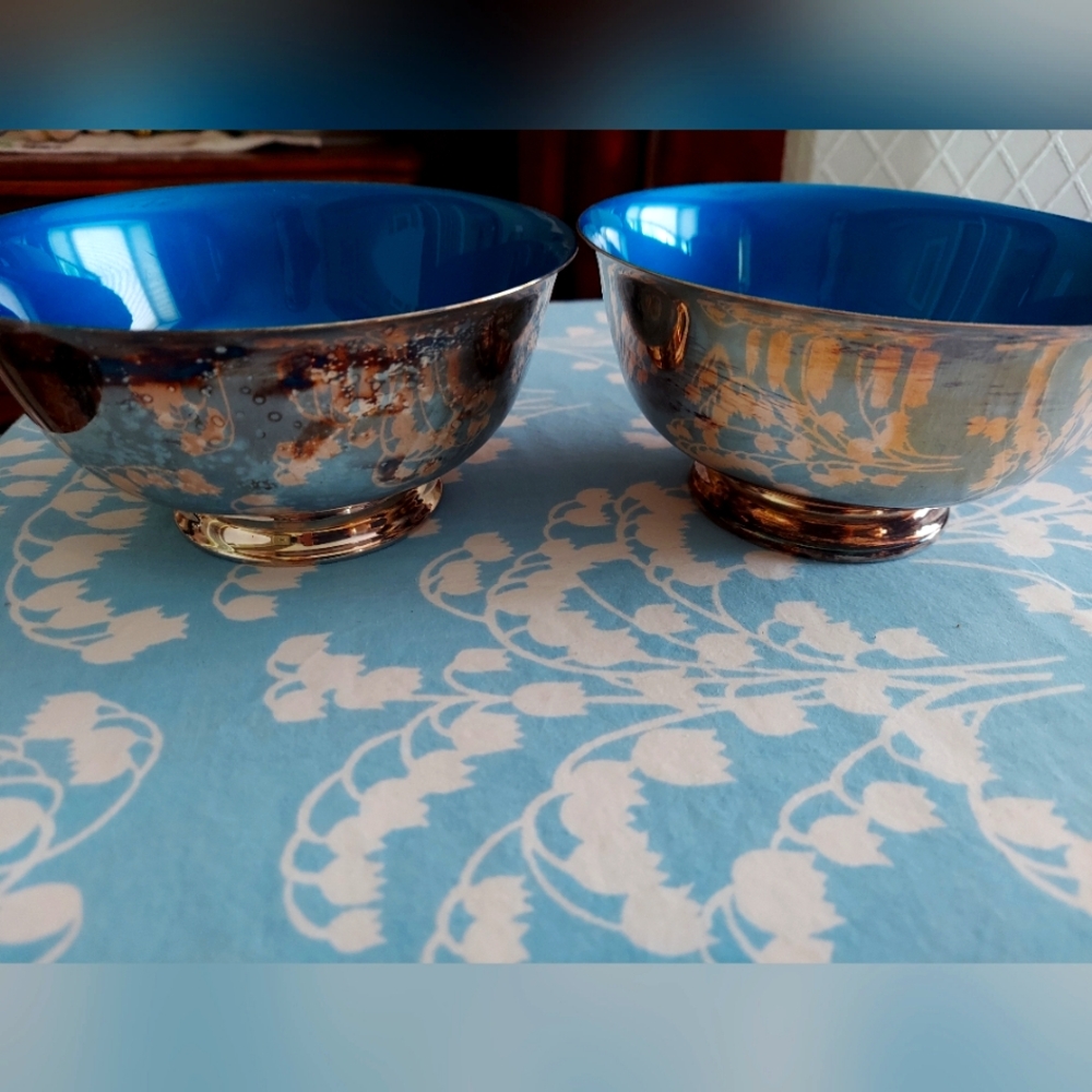 Pair of 6 inch diameter Reed and Barton Cobalt interior silver plated bowls